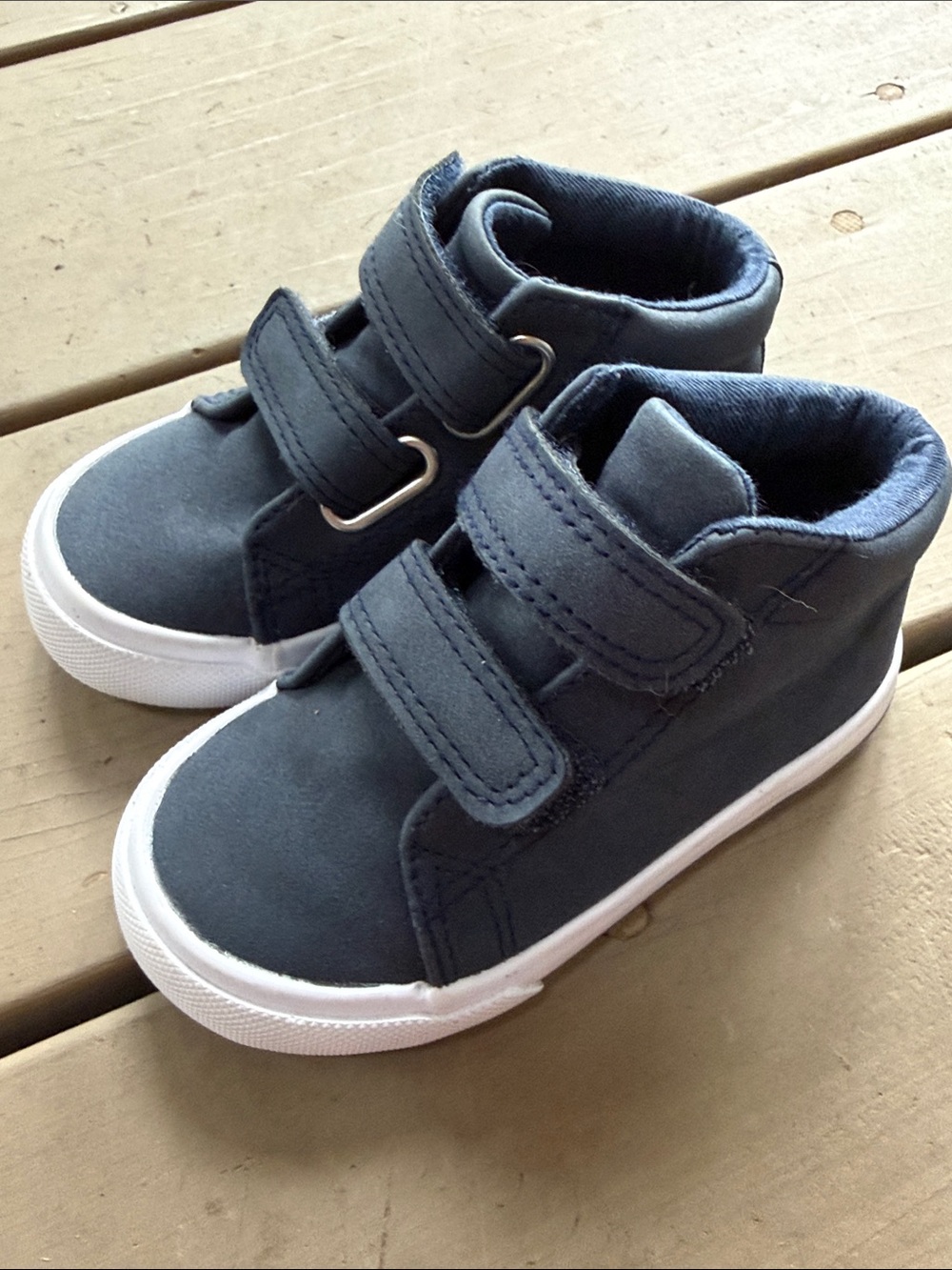 NWOT Tommy Bahama Kids Size 6 Navy Velcro High-Top Sneakers